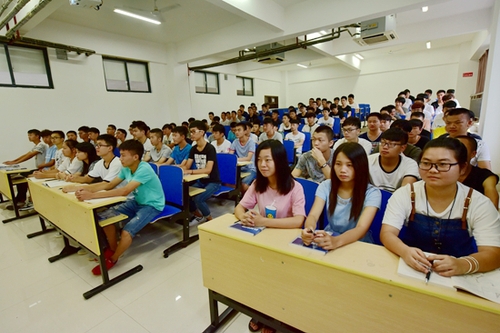 新学期伊始，他们整装待发，遨游在知识的海洋！