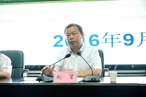 党委书记刘望作有理想、爱学习、重品行讲话并与学生零距离交流