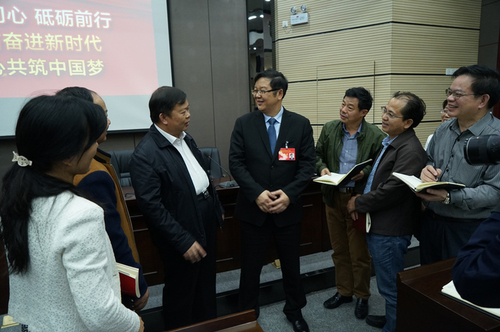 湖南化工职院： 十九大代表陈志强来校传达党的十九大精神  1