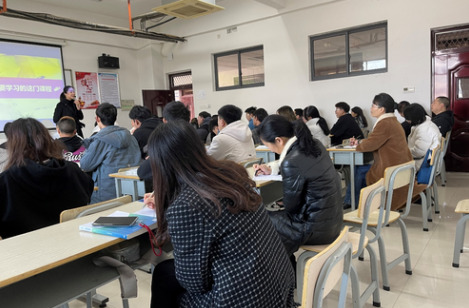 听评结合同反思，研改并举保质量——湖南化工职院高等数学教研室开展开学第一课教研活动